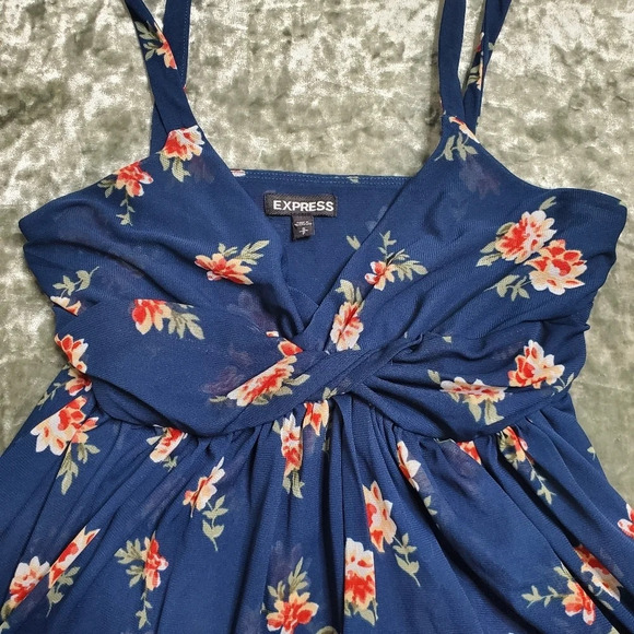 Express Floral Sheer Tank - Picture 2 of 7